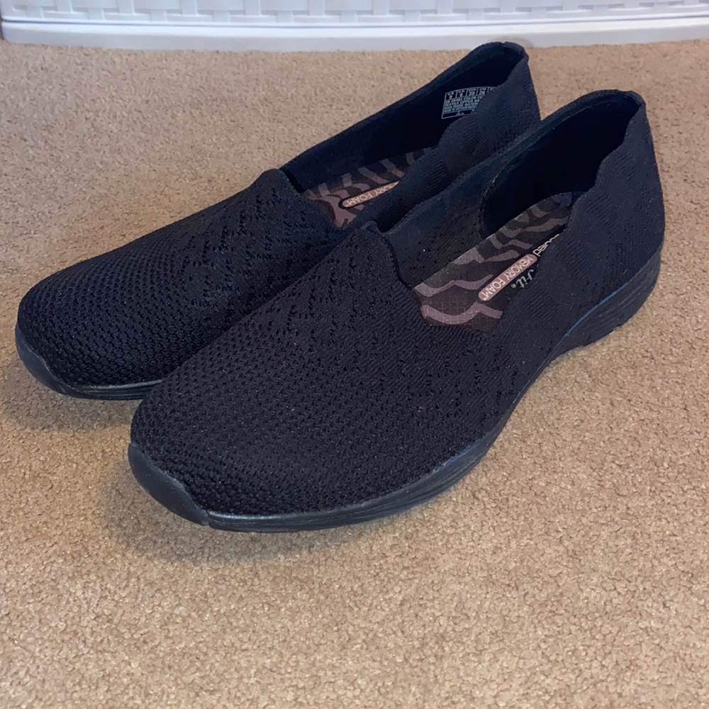 sketchers memory foam shoes
